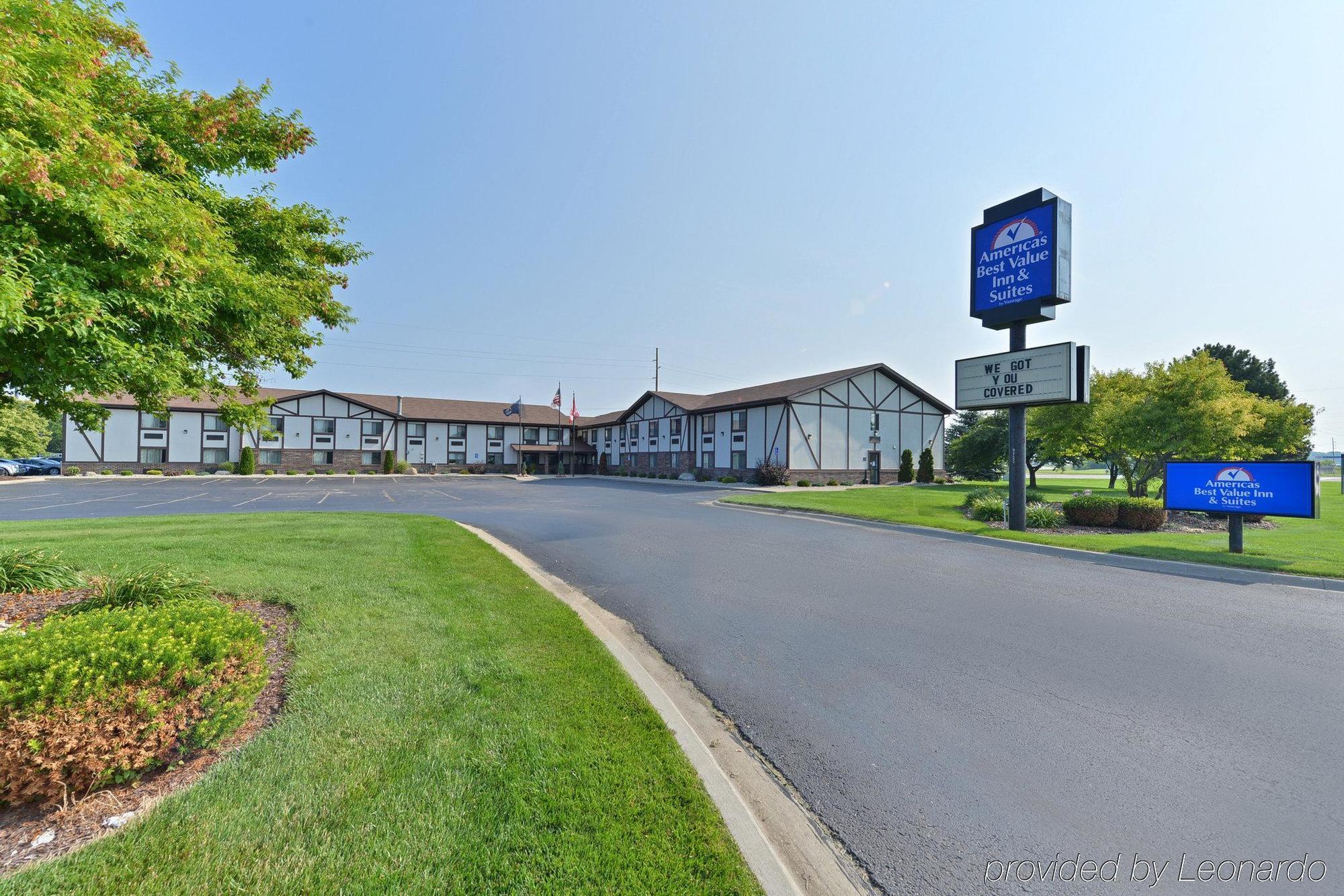 Americas Best Value Inn & Suites-Birch Run Exteriör bild