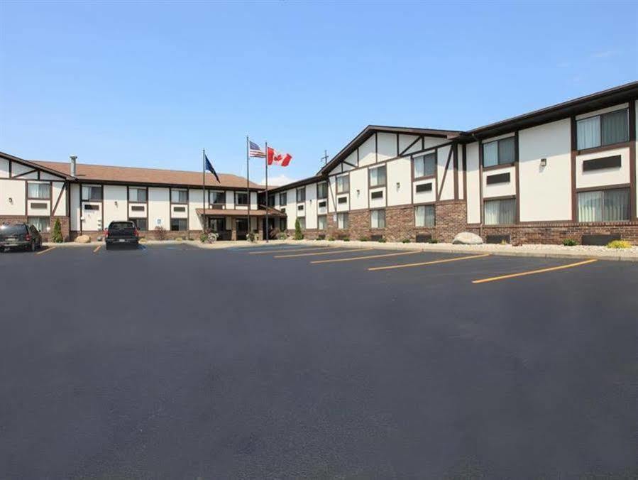 Americas Best Value Inn & Suites-Birch Run Exteriör bild